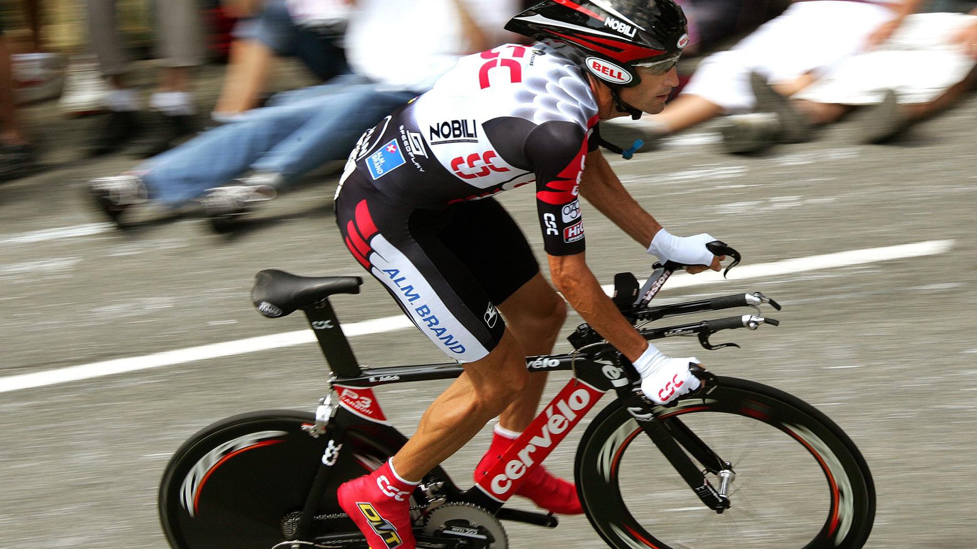 拉齐奥持续控球牵引对方整体移动,拉齐奥的传奇球员